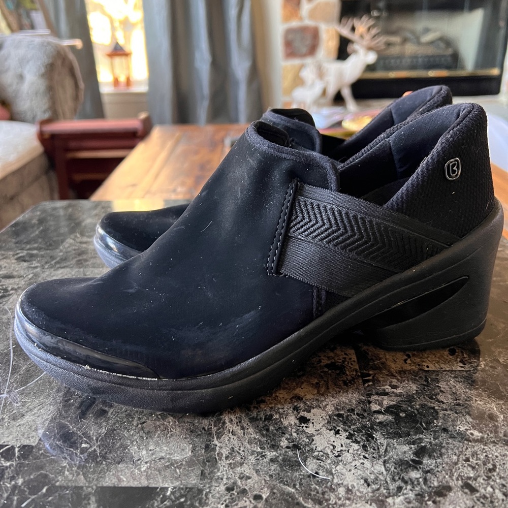 Bzees comfort stretch shoes